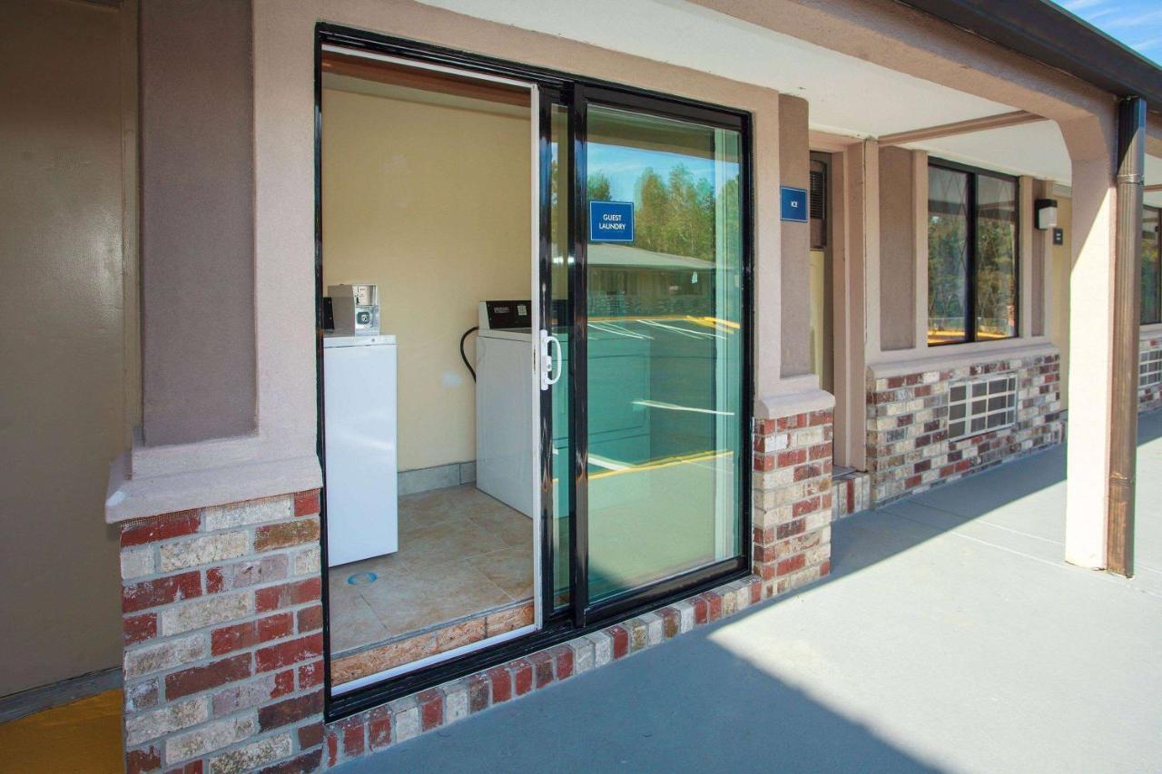 Travelodge By Wyndham Macon West Exterior photo